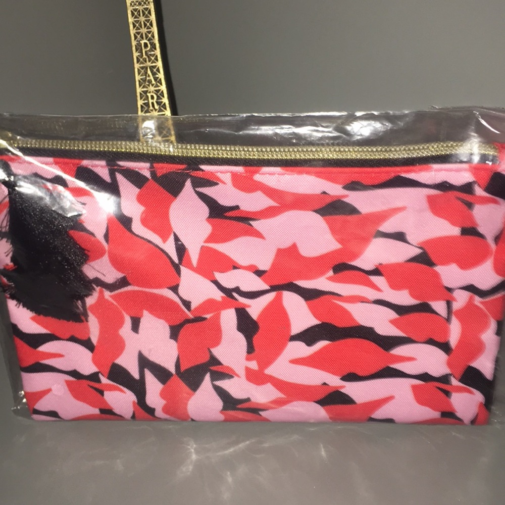 Tarte Eye Palette And Matte Lip Paint w/ Free Bag - Picture 10 of 10